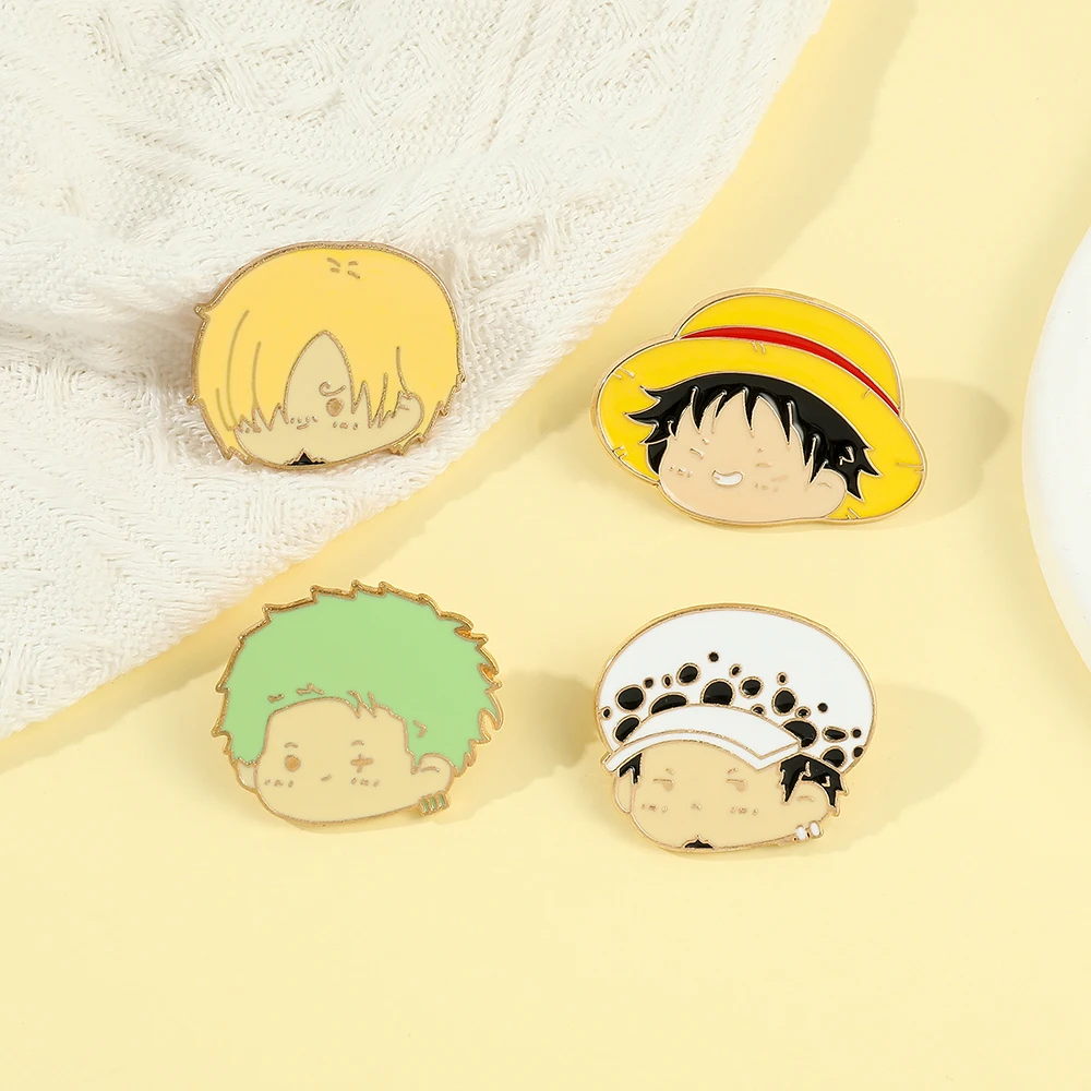 4 Pcs Anime Character Brooch S - огляд і ціна Anime Cosplay Simple